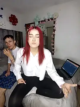 Snapshot of laura_arias018 chatting on 11.19.25 laura arias018 online show from 11.19.25