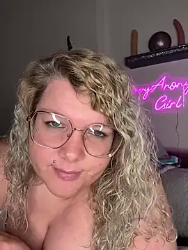 CurvyAnonymousGirl89 online show from 02.18.25