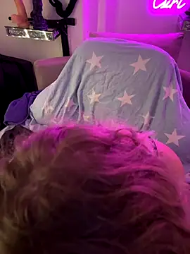 CurvyAnonymousGirl89 online show from 09.11.25