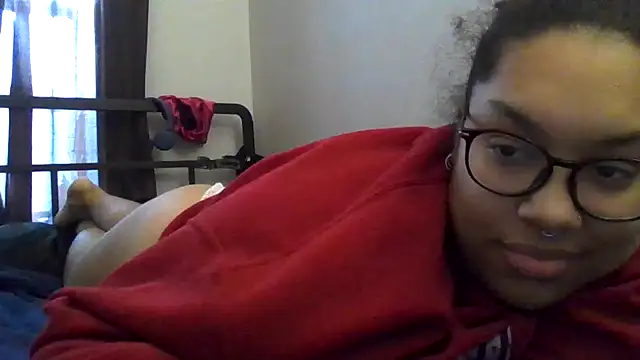 Snapshot of ariadxxx chatting on 12.16.24 ariadxxx online show from 12.16.24