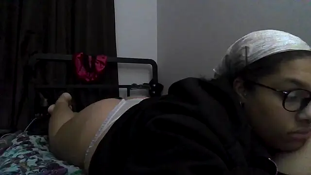 Snapshot of ariadxxx chatting on 12.29.24 ariadxxx online show from 12.29.24