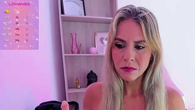 Evangeline johns online show from 03.13.25