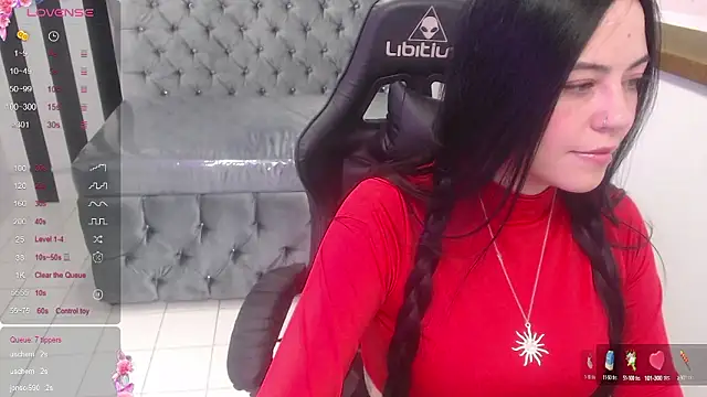 Snapshot of sabrina_jones_t chatting on 12.04.24 sabrina jones t online show from 12.04.24