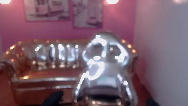 Snapshot of sabrina_jones_t chatting on 12.14.24 sabrina jones t online show from 12.14.24