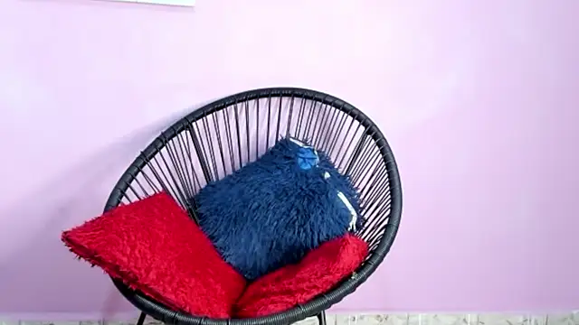 Snapshot of ZoeSmith6 chatting on 01.03.25 ZoeSmith6 online show from 01.03.25