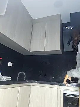 varenkaivanova 22 online show from 12.14.24