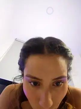 varenkaivanova 22 online show from 01.05.25