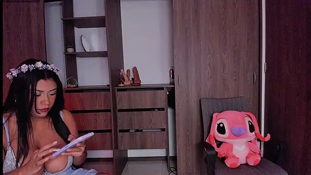 Snapshot of khris_boobs chatting on 02.13.25 khris boobs online show from 02.13.25