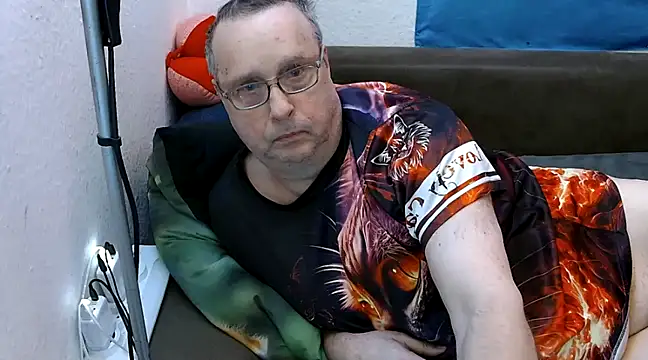 Manfred1012 online show from 02.26.25