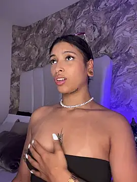 LollaByer online show from 01.15.25