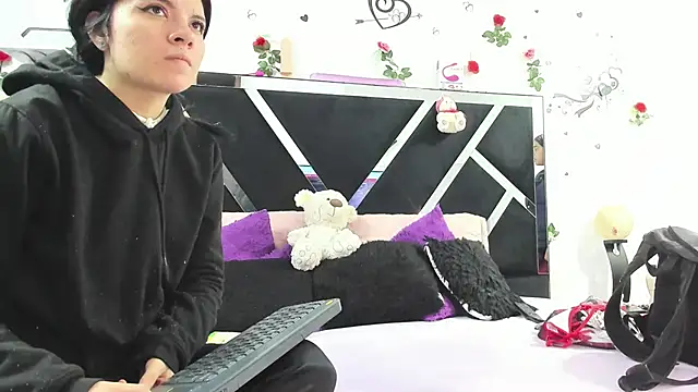 Snapshot of thedream_girls chatting on 10.02.25 thedream girls online show from 10.02.25