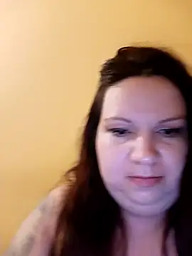 Snapshot of Szilvi93 chatting on 04.01.26 Szilvi93 online show from 04.01.26