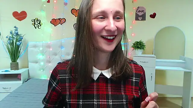 Snapshot of MichelLeee chatting on 02.28.25 MichelLeee online show from 02.28.25