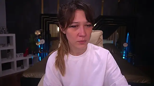 DreamyLinaa online show from 01.25.25