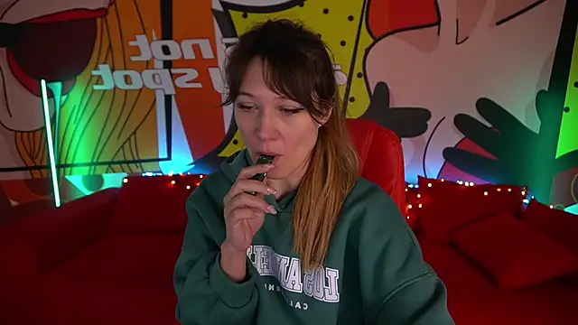 DreamyLinaa online show from 01.26.25