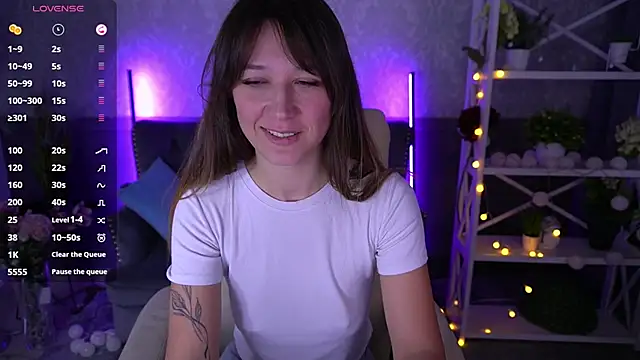 DreamyLinaa online show from 02.04.25