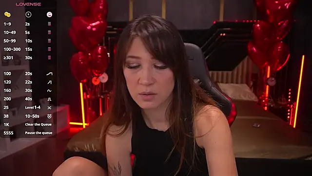 DreamyLinaa online show from 02.13.25