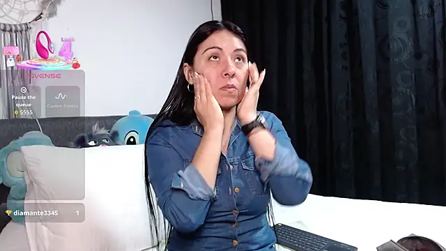 Ella Rousse online show from 04.17.26