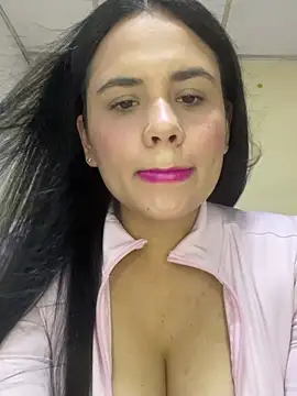 Leyna Kenet online show from 05.17.26