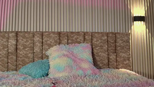 tiffany johnson11 online show from 11.28.25