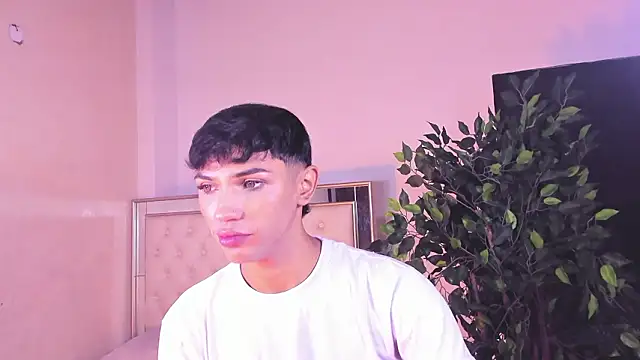 Snapshot of im_sebaslopez chatting on 02.06.26 im sebaslopez online show from 02.06.26