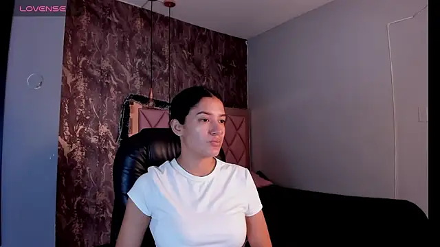 Snapshot of SKYLERWHIITEE chatting on 12.16.24 SKYLERWHIITEE online show from 12.16.24