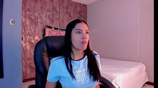 Snapshot of SKYLERWHIITEE chatting on 12.28.24 SKYLERWHIITEE online show from 12.28.24