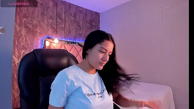 Snapshot of SKYLERWHIITEE chatting on 12.30.24 SKYLERWHIITEE online show from 12.30.24