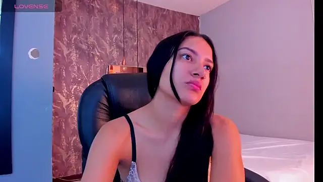 Snapshot of SKYLERWHIITEE chatting on 01.15.25 SKYLERWHIITEE online show from 01.15.25