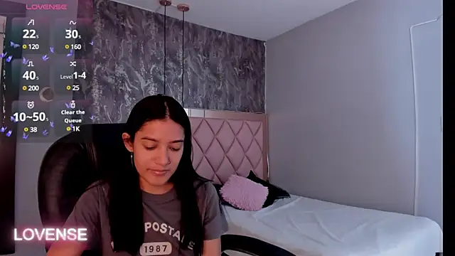 Snapshot of SKYLERWHIITEE chatting on 01.31.25 SKYLERWHIITEE online show from 01.31.25