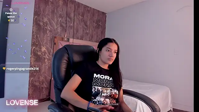 Snapshot of SKYLERWHIITEE chatting on 02.05.25 SKYLERWHIITEE online show from 02.05.25