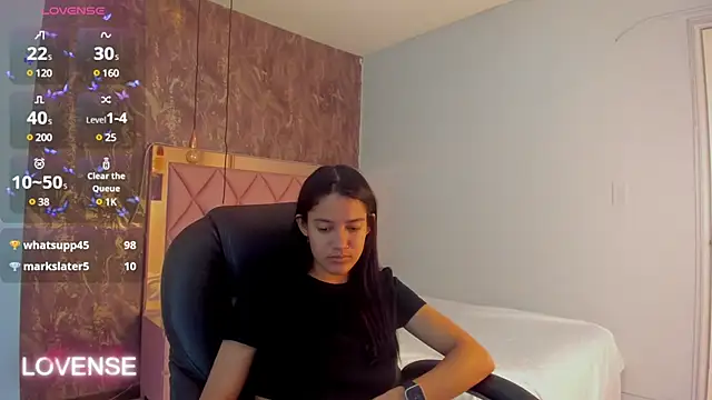 Snapshot of SKYLERWHIITEE chatting on 02.09.25 SKYLERWHIITEE online show from 02.09.25