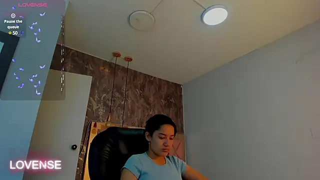 Snapshot of SKYLERWHIITEE chatting on 02.10.25 SKYLERWHIITEE online show from 02.10.25