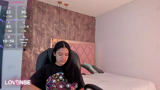 Snapshot of SKYLERWHIITEE chatting on 03.02.25 SKYLERWHIITEE online show from 03.02.25