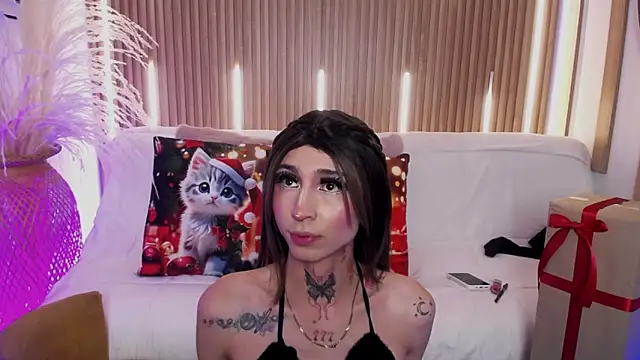 Snapshot of Aniie_Doll chatting on 12.18.25 Aniie Doll online show from 12.18.25