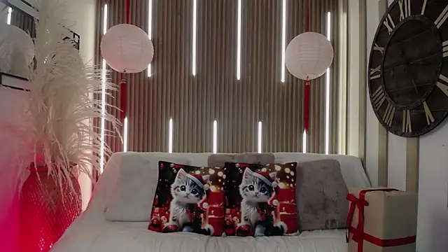 Snapshot of Aniie_Doll chatting on 12.20.25 Aniie Doll online show from 12.20.25