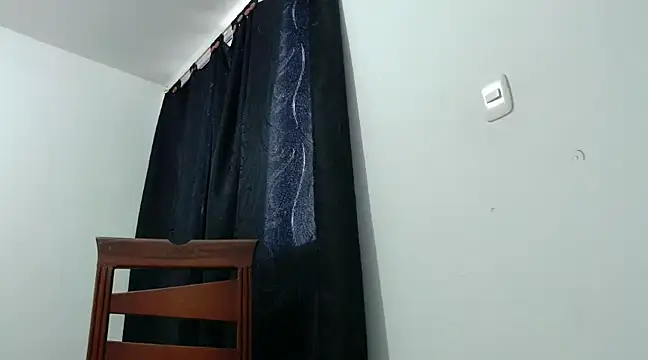 Snapshot of nicolle_milf1978 chatting on 01.30.25 nicolle milf1978 online show from 01.30.25