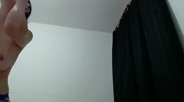 Snapshot of nicolle_milf1978 chatting on 02.04.25 nicolle milf1978 online show from 02.04.25