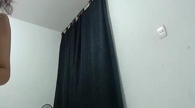 Snapshot of nicolle_milf1978 chatting on 02.24.25 nicolle milf1978 online show from 02.24.25