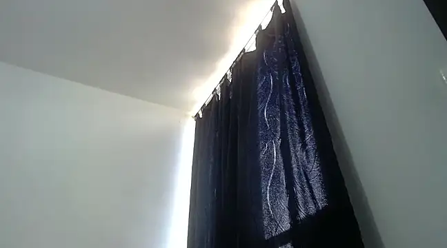 Snapshot of nicolle_milf1978 chatting on 02.27.25 nicolle milf1978 online show from 02.27.25