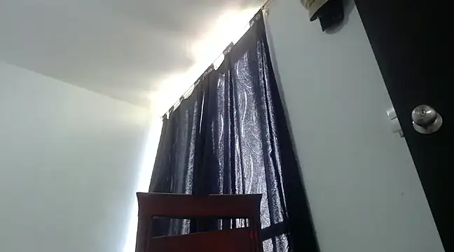 Snapshot of nicolle_milf1978 chatting on 03.11.25 nicolle milf1978 online show from 03.11.25