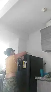 Snapshot of nicolle_milf1978 chatting on 10.11.25 nicolle milf1978 online show from 10.11.25