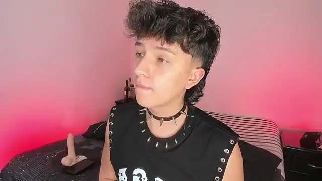 Snapshot of juandaaap chatting on 10.28.25 juandaaap online show from 10.28.25