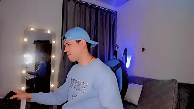 Snapshot of joe_jhon chatting on 03.08.25 joe jhon online show from 03.08.25