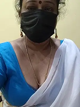 Snapshot of rekha_naier chatting on 03.10.25 rekha naier online show from 03.10.25