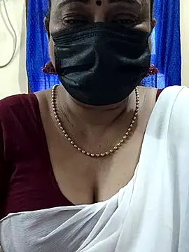 Snapshot of rekha_naier chatting on 10.05.25 rekha naier online show from 10.05.25