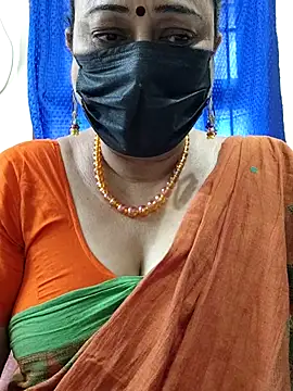 Snapshot of rekha_naier chatting on 11.30.25 rekha naier online show from 11.30.25