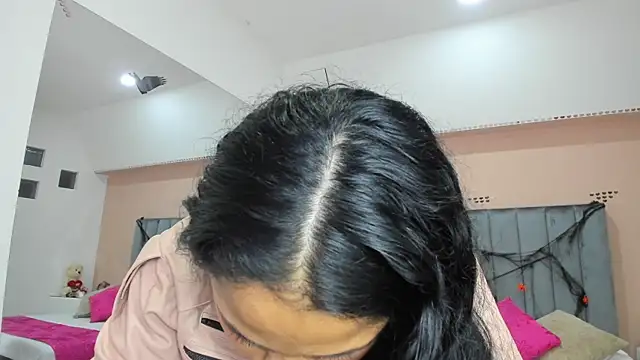 Snapshot of Giselle_Roldan chatting on 10.15.25 Giselle Roldan online show from 10.15.25