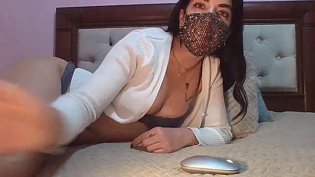 Snapshot of Frozenx chatting on 11.21.25 Frozenx online show from 11.21.25