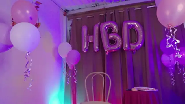 Snapshot of Little_maeve chatting on 11.15.25 Little maeve online show from 11.15.25